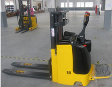 低庫專用堆高車 低庫專用堆高車